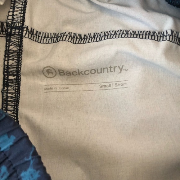 Backcountry on the go ankle pant in floral dress blues - Picture 4 of 4